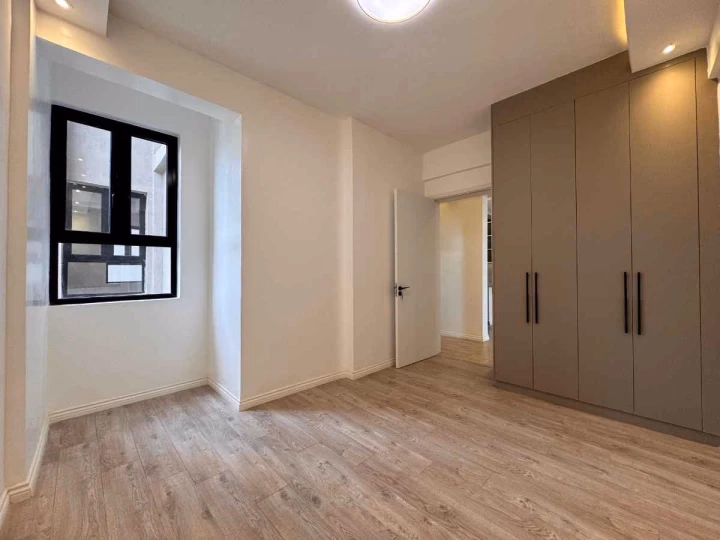 Three-bedroom apartment for rent in Parklands