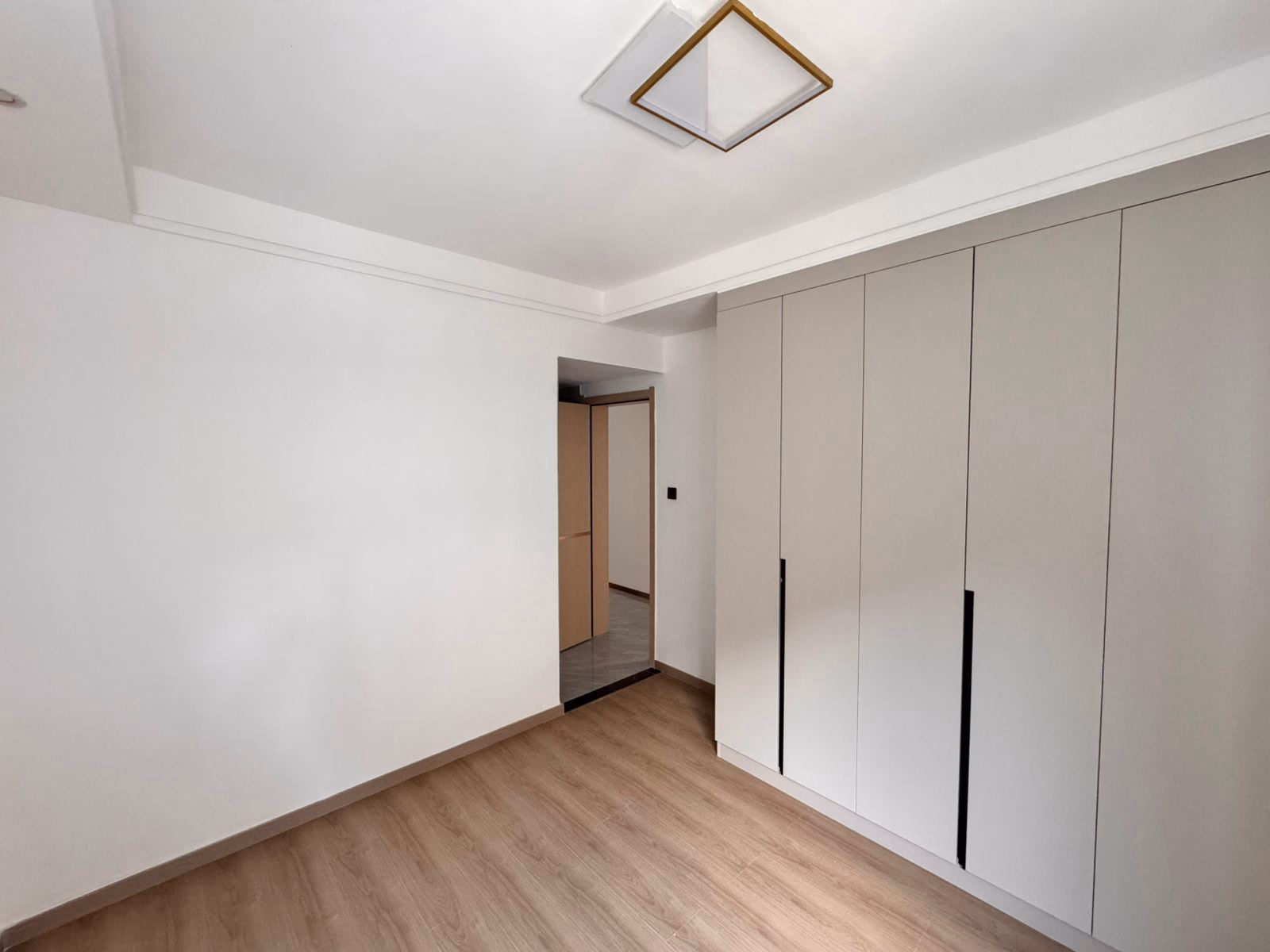3 Bedroom Apartment For Sale In Riverside