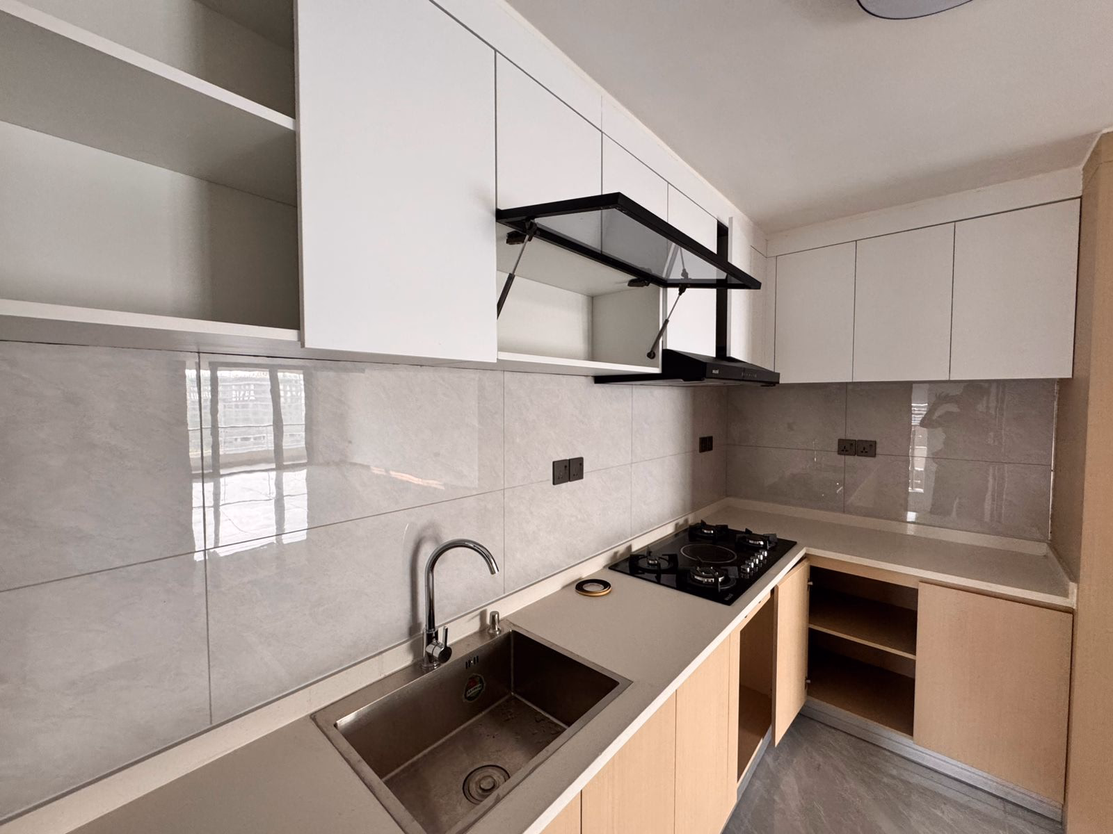3 Bedroom Apartment For Sale In Riverside - Image 2