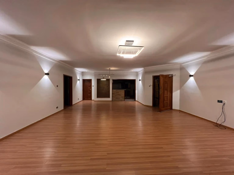Pearl Heights - spacious three-bedroom apartment