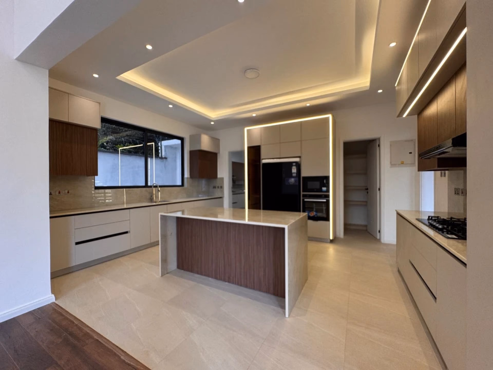 Luxury 5-bedroom villa for rent