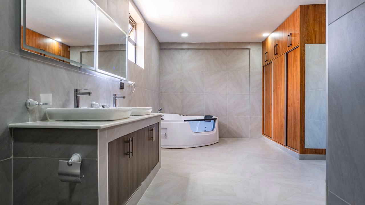 5-bedroom villa for Rent in Kyuna