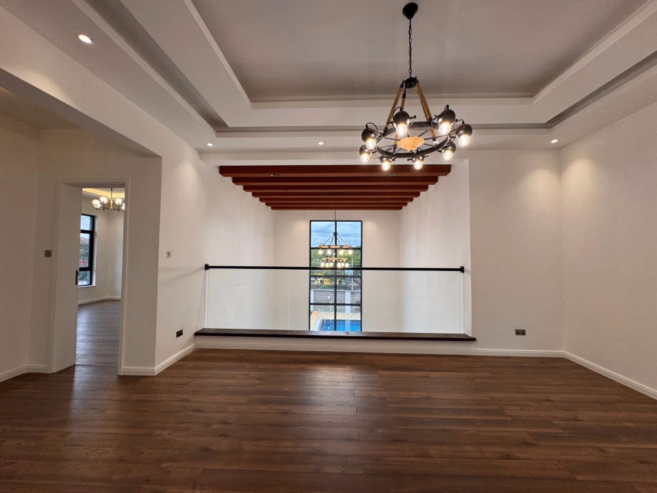 Luxury 5-bedroom villa for rent