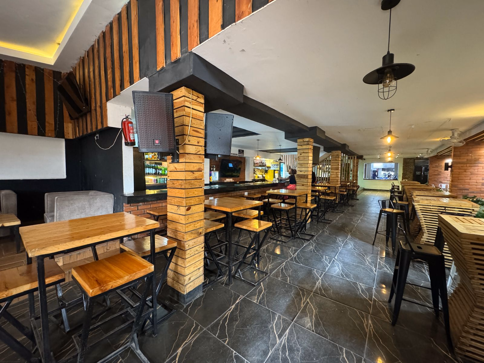 Prime Bar & Restaurant Space for Lease