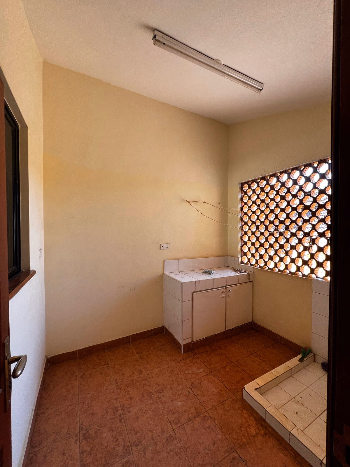 2-bedroom penthouse apartment for Rent
