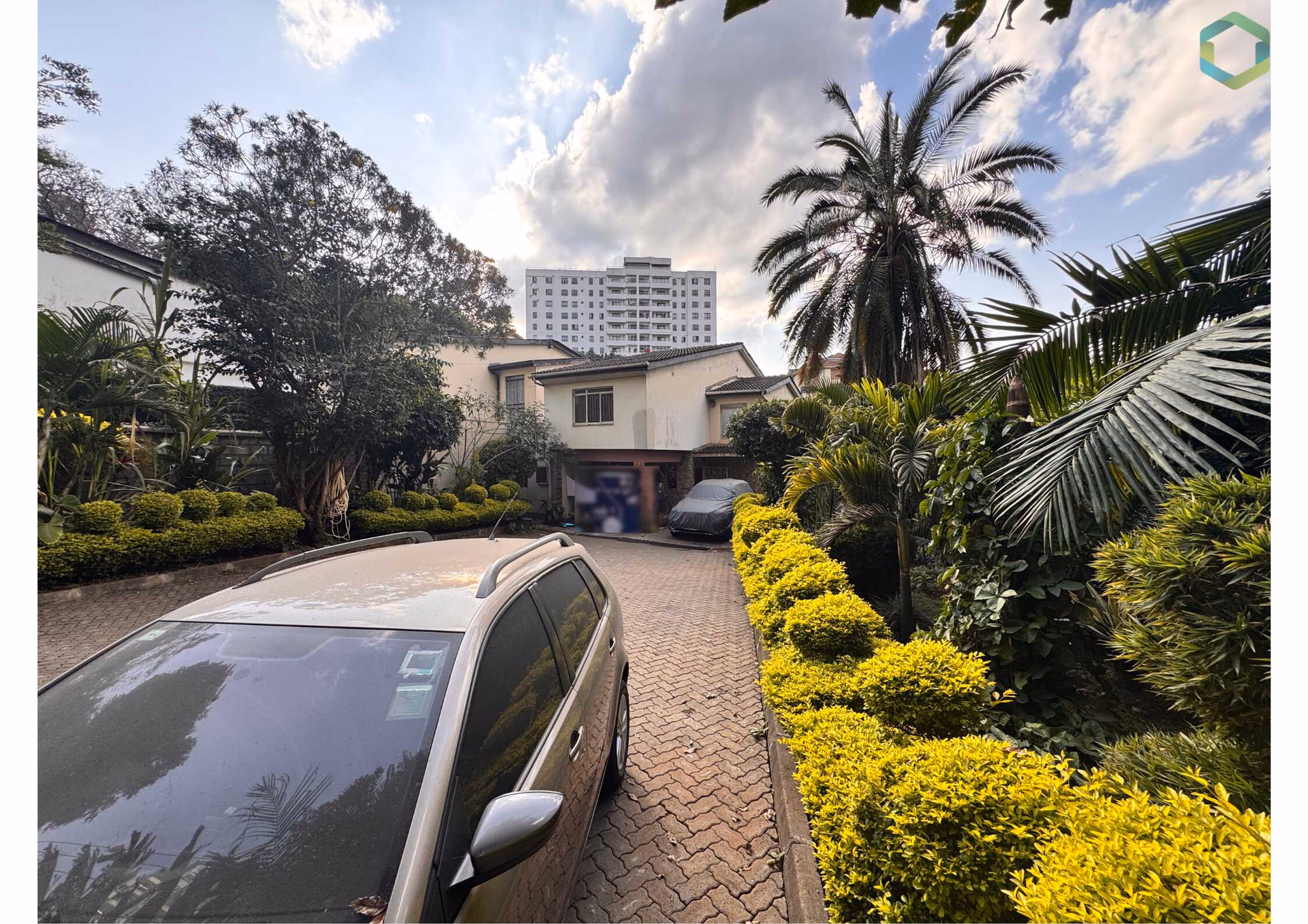 1 / 4 Acre Land in Parklands