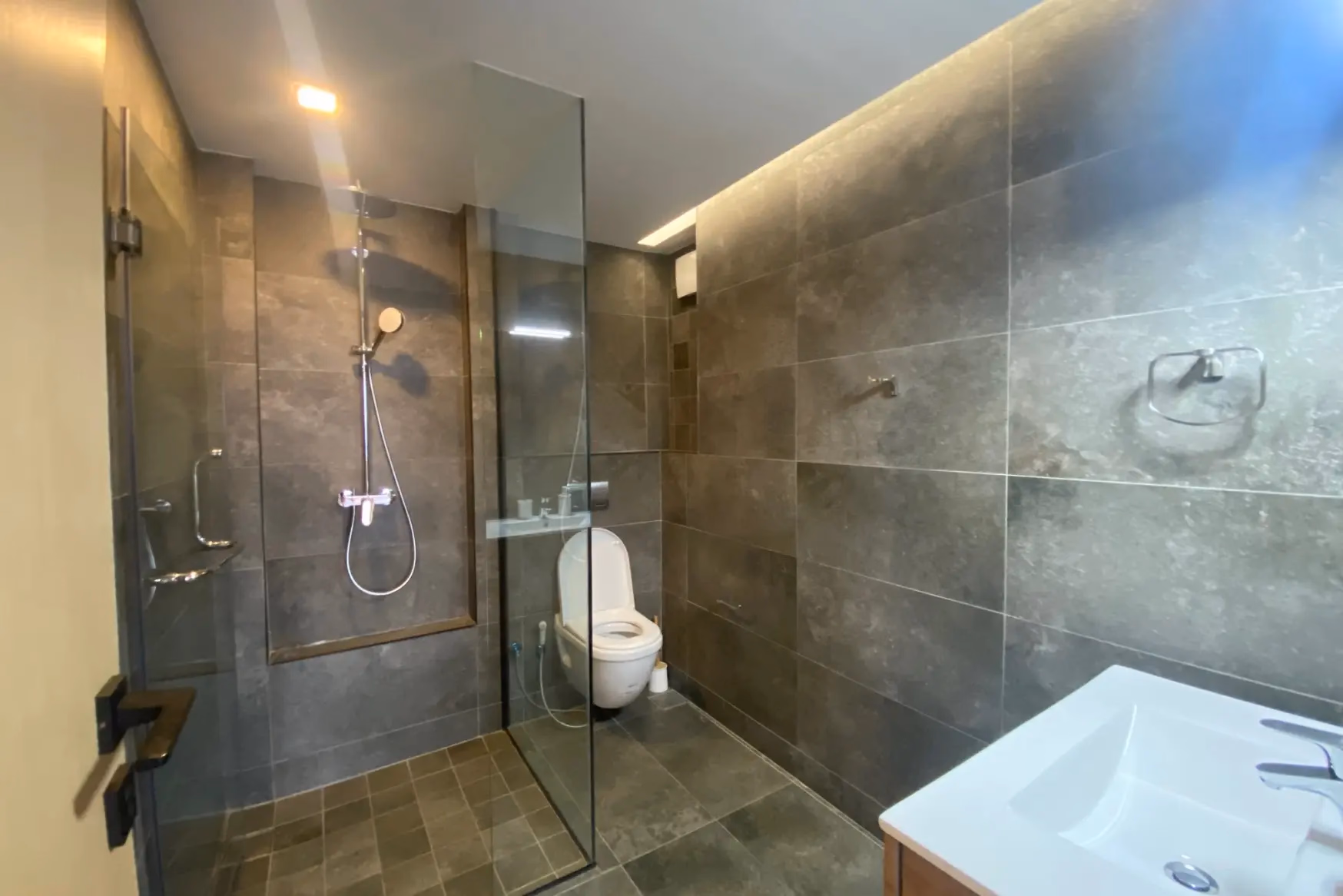 Fully furnished 3 bedroom luxury apartment in Kilimani