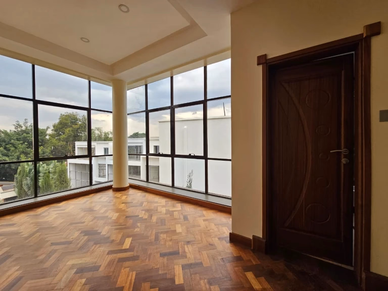 5 Bedroom Townhouse For Sale In Lavington