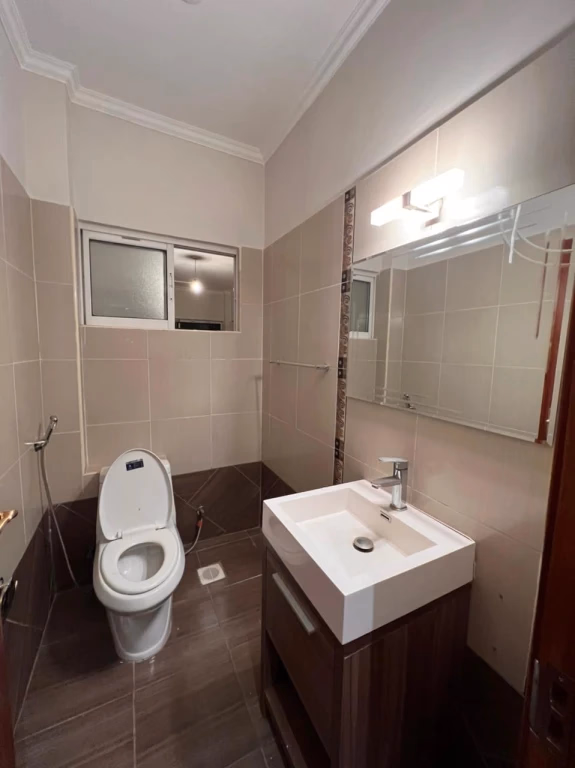 Pearl Heights - spacious three-bedroom apartment