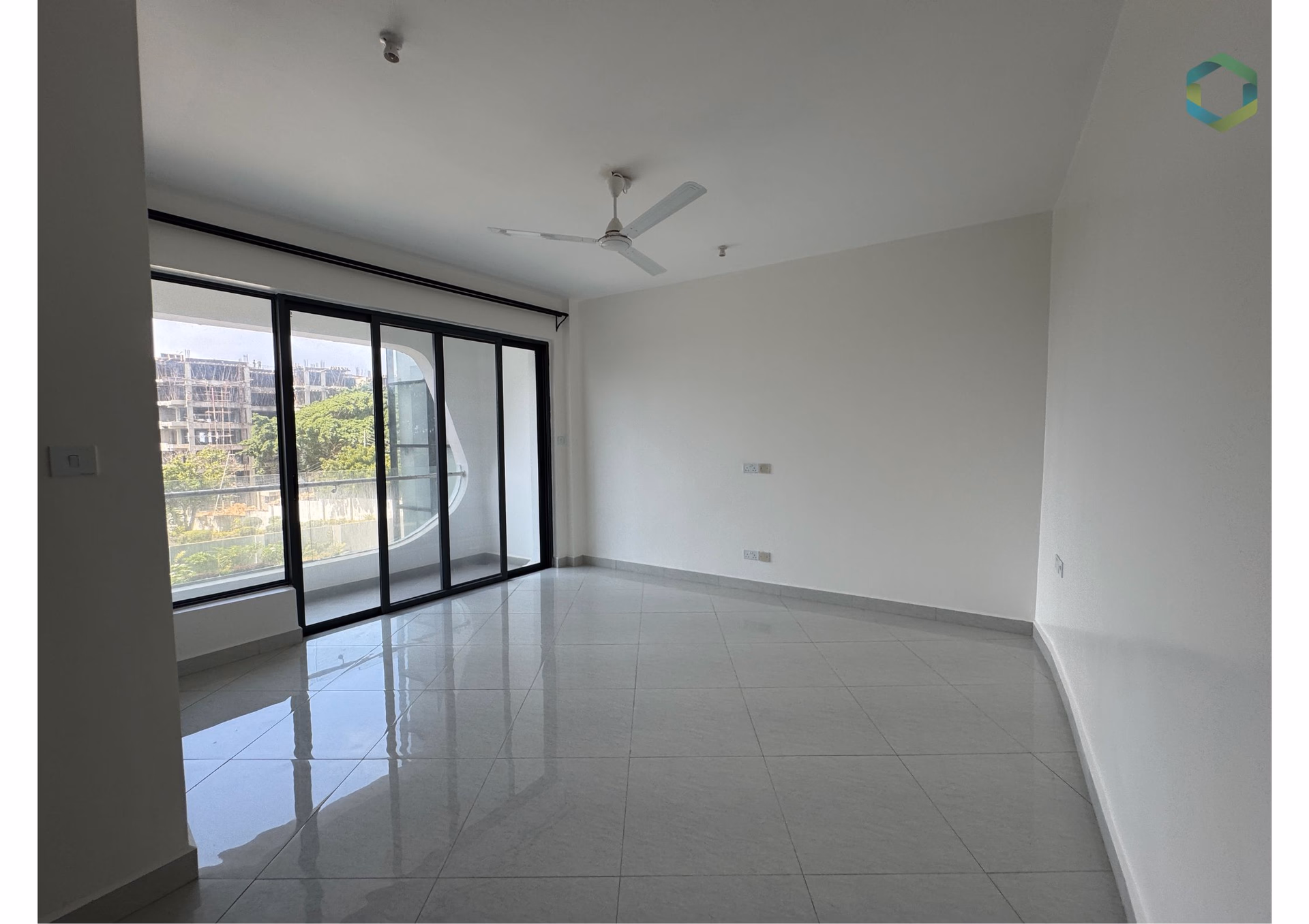 Four-bedroom apartment for sale at Jumeirah Palms, Nyali