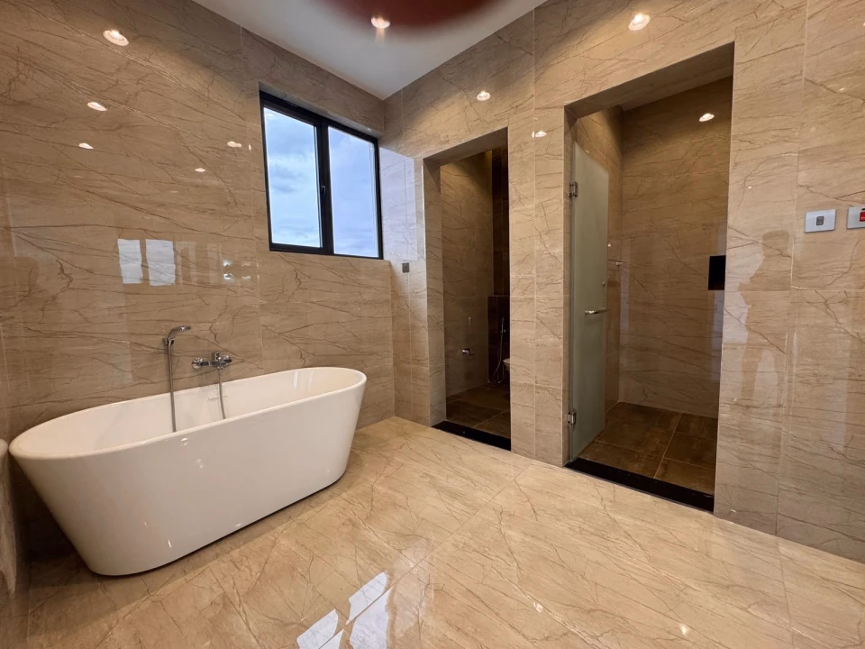 Luxury 5-bedroom villa for rent