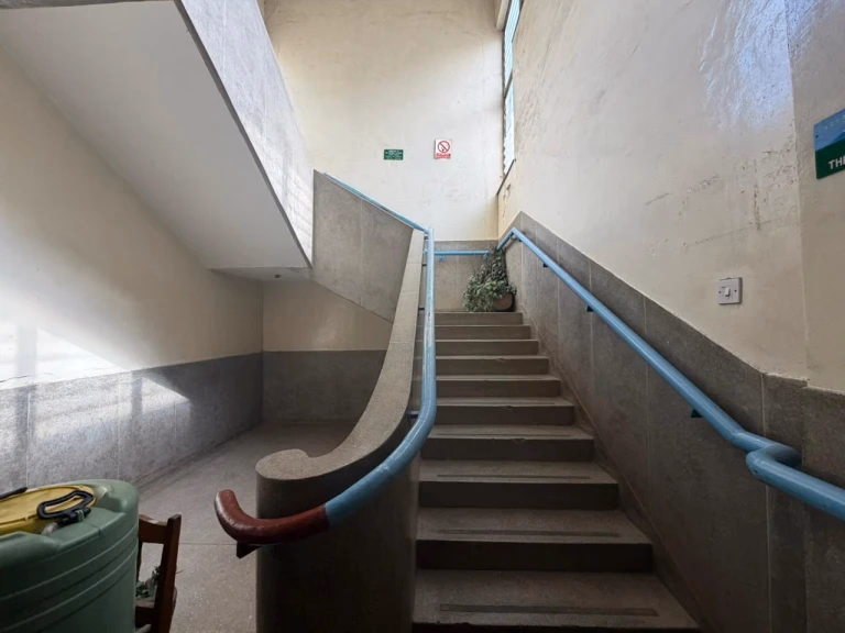 Commercial building for sale