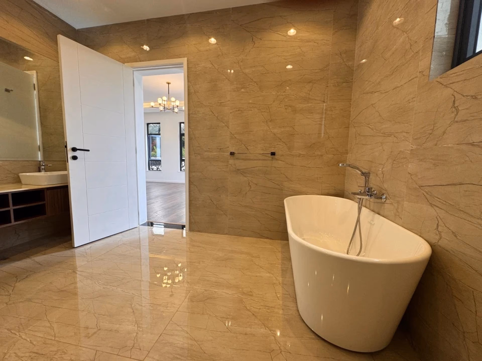 Luxury 5-bedroom villa for rent