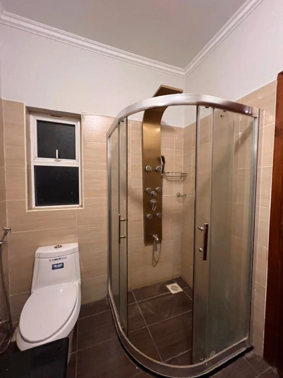Pearl Heights - spacious three-bedroom apartment
