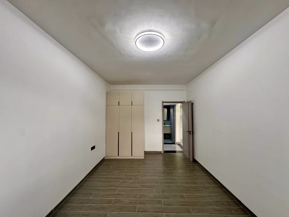 Diamond Ivy Two Bedroom Apartment For Rent