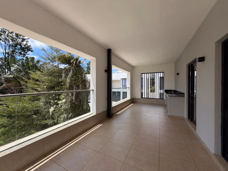 Six-bedroom villa for Sale in Kyuna