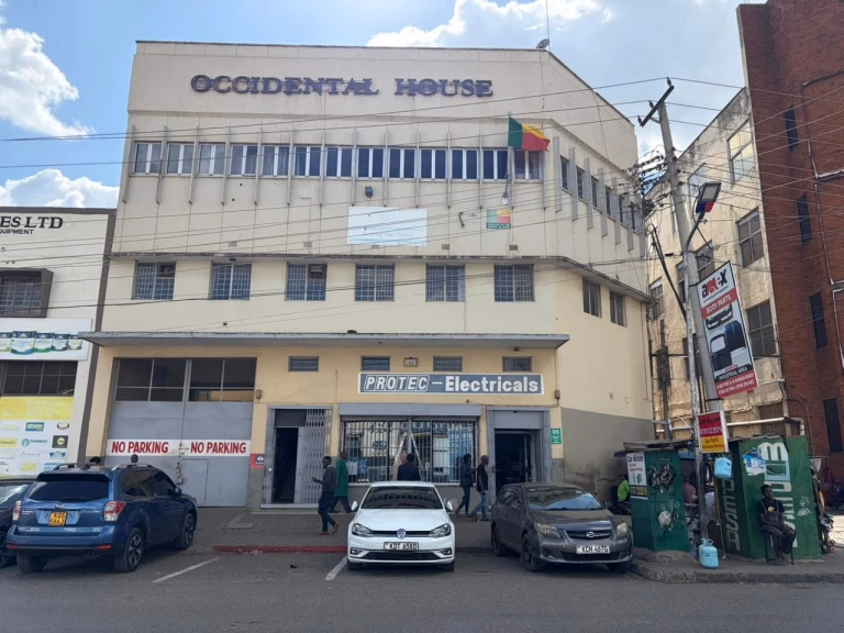 Commercial building for sale - Image 2