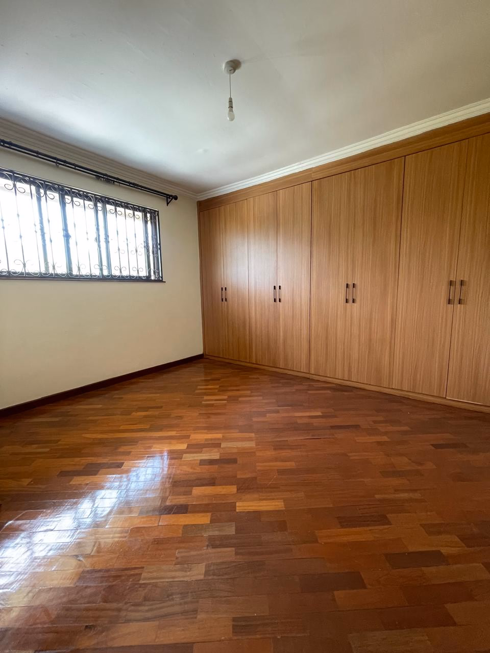 Four-bedroom villa for Rent in Ridgeways