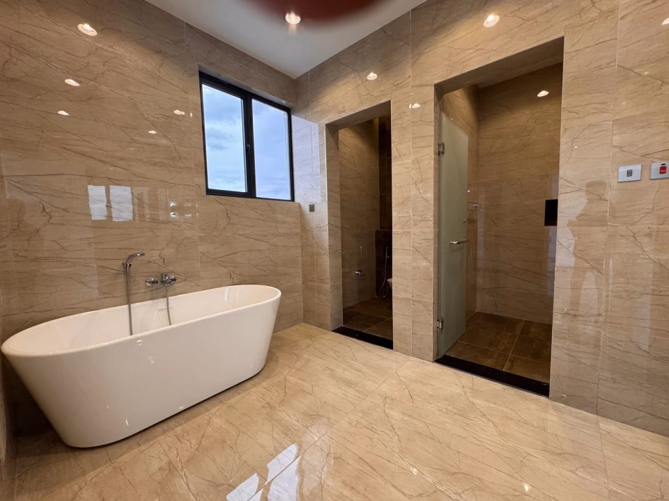 Luxury 5-bedroom villa for rent