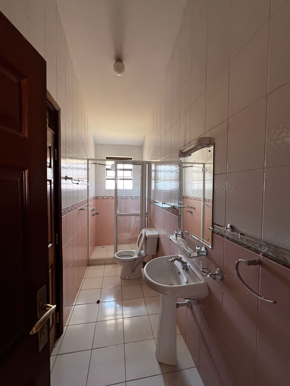 2-bedroom penthouse apartment for Rent