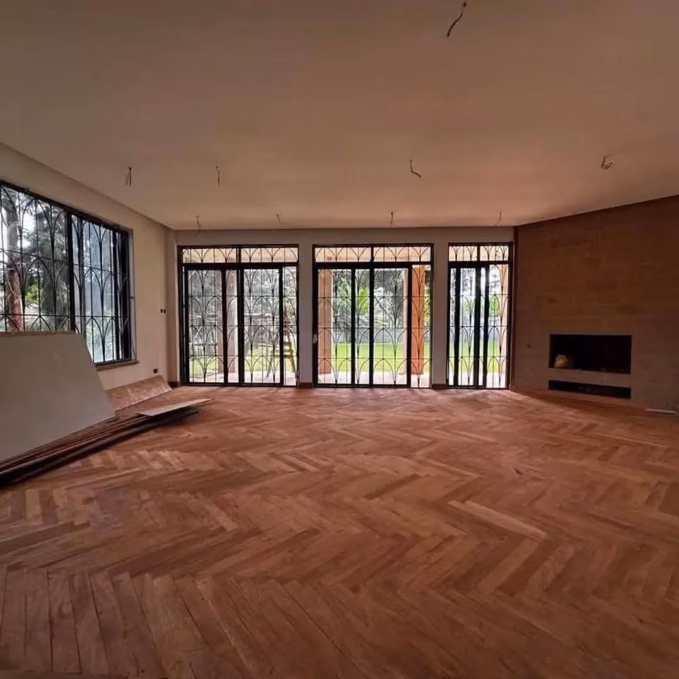 Newly built elegant 4-Bedroom (All En-Suite) for rent