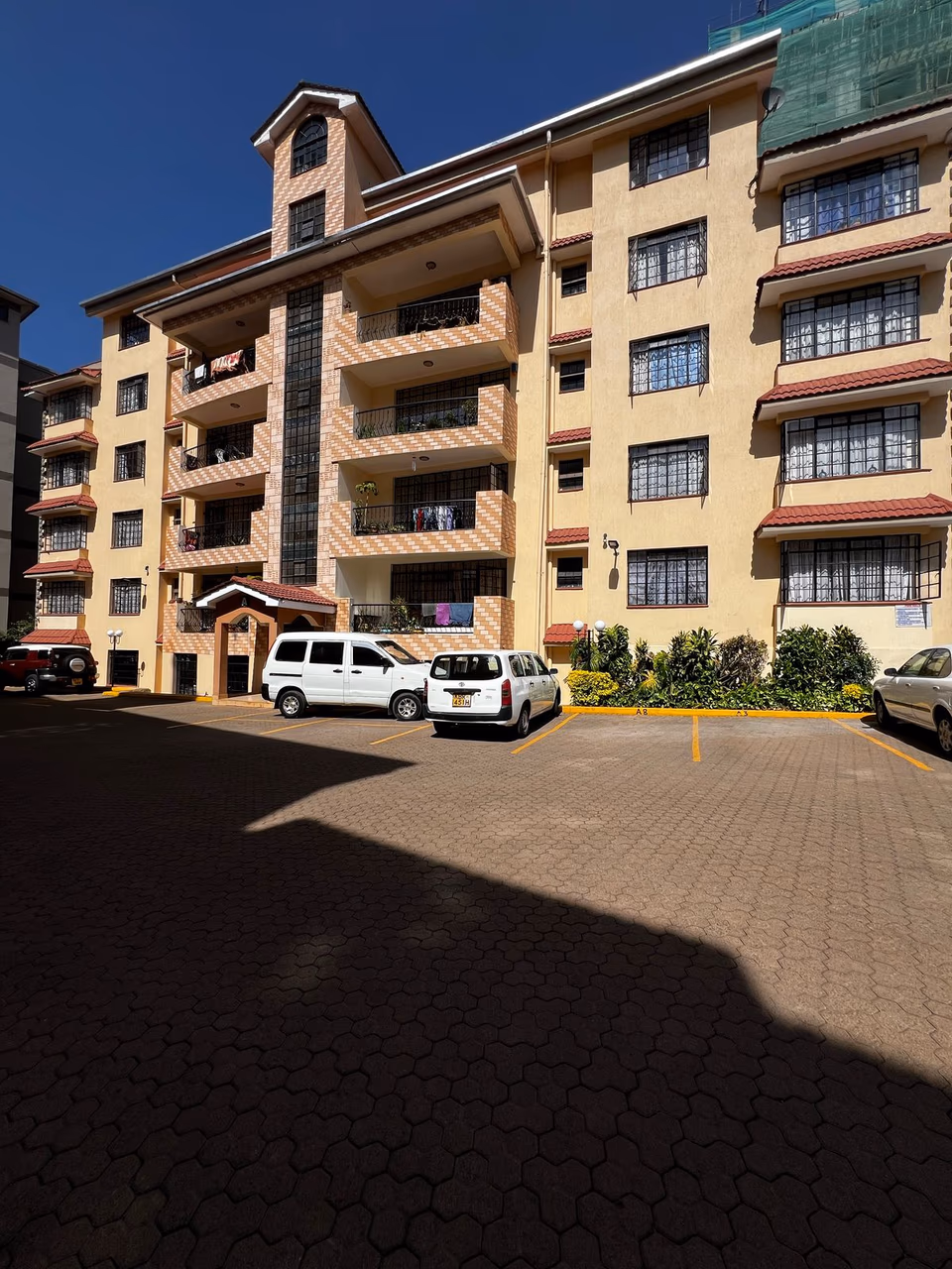 2-bedroom penthouse apartment for Rent