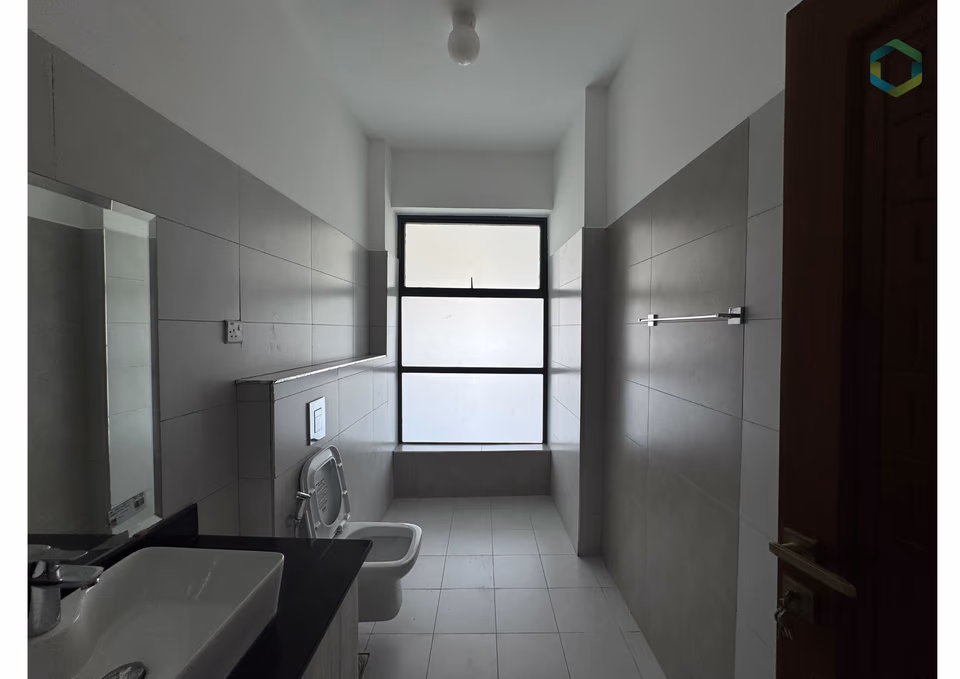 Four-bedroom apartment for sale at Jumeirah Palms, Nyali