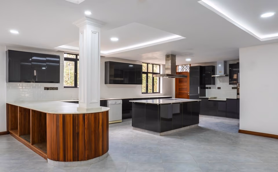 5-bedroom villa for Rent in Kyuna