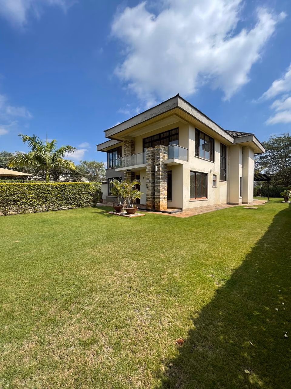 Four-bedroom villa for Rent in Ridgeways