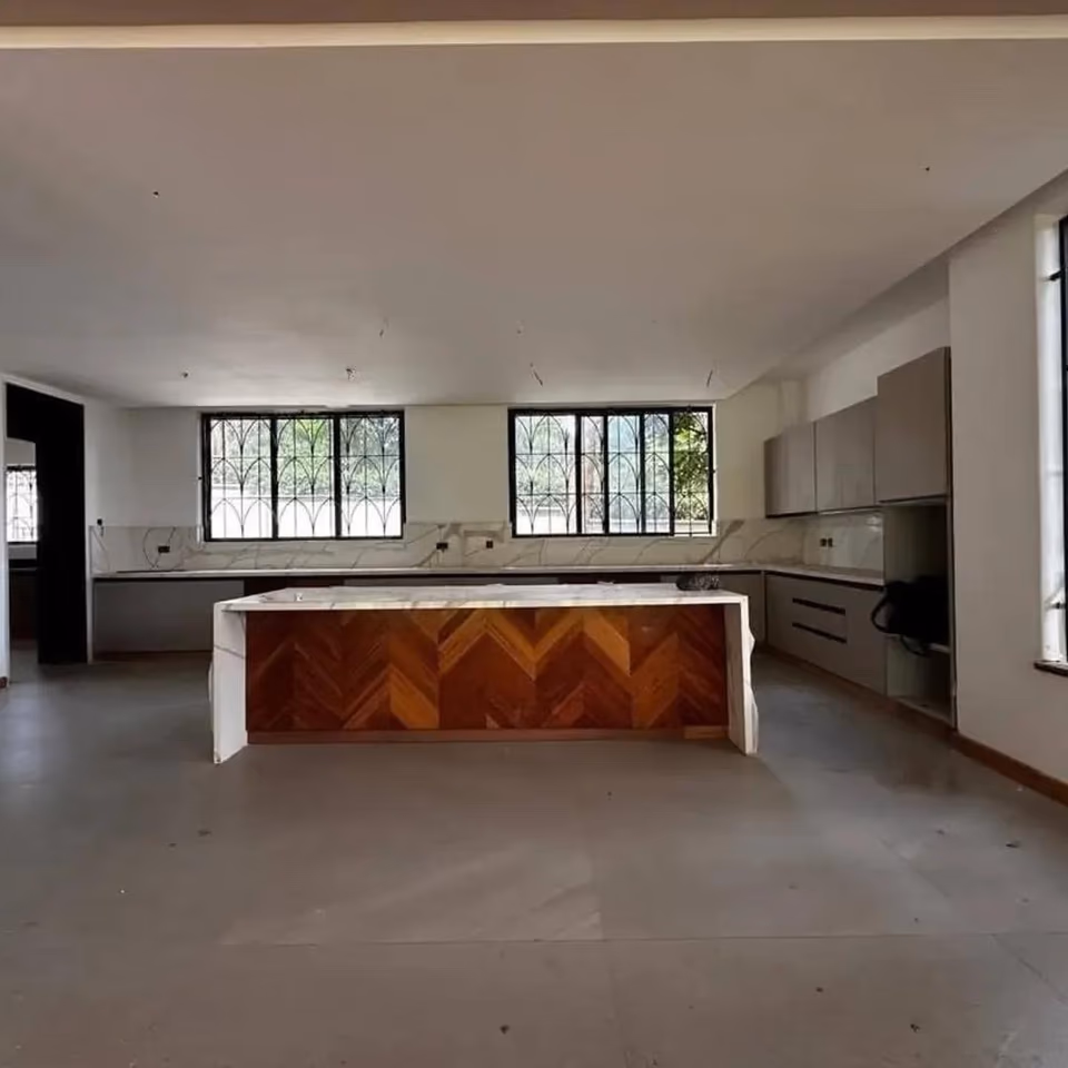 Newly built elegant 4-Bedroom (All En-Suite) for rent