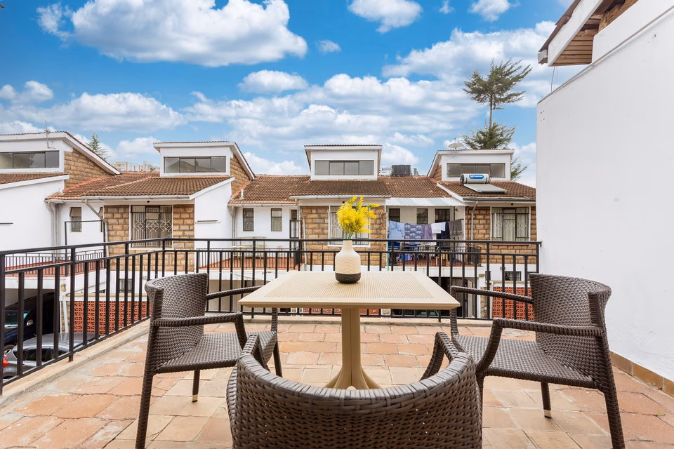 Fully-furnished maisonette for Rent