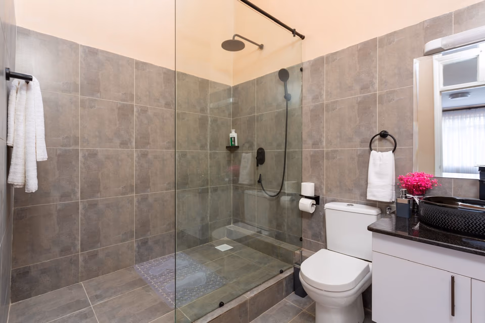 Fully-furnished maisonette for Rent