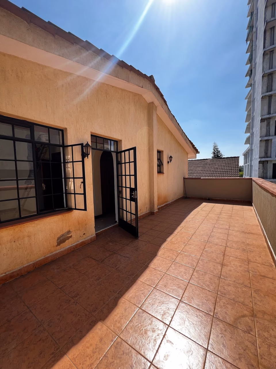 2-bedroom penthouse apartment for Rent