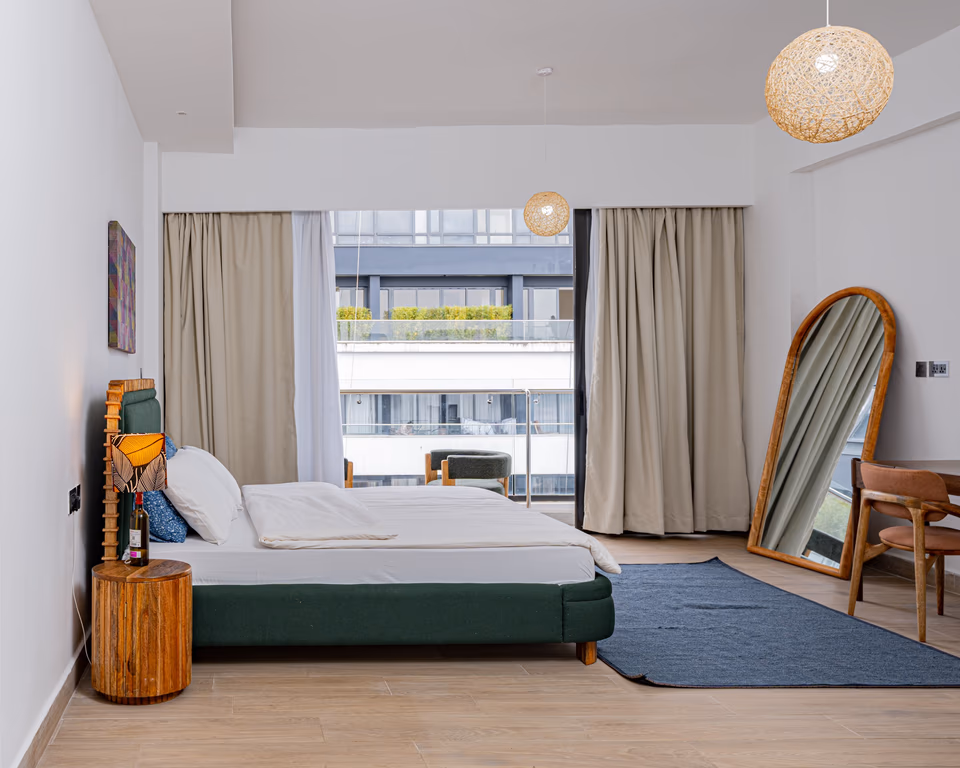 Riverside Square Residence - Three bedroom + DSQ