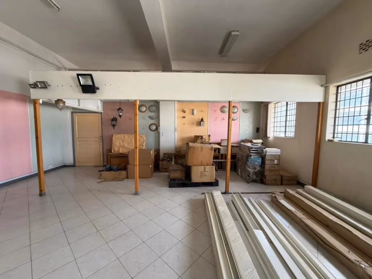 Commercial building for sale