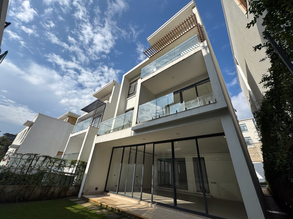Exquisite villa for Sale in Lavington!
