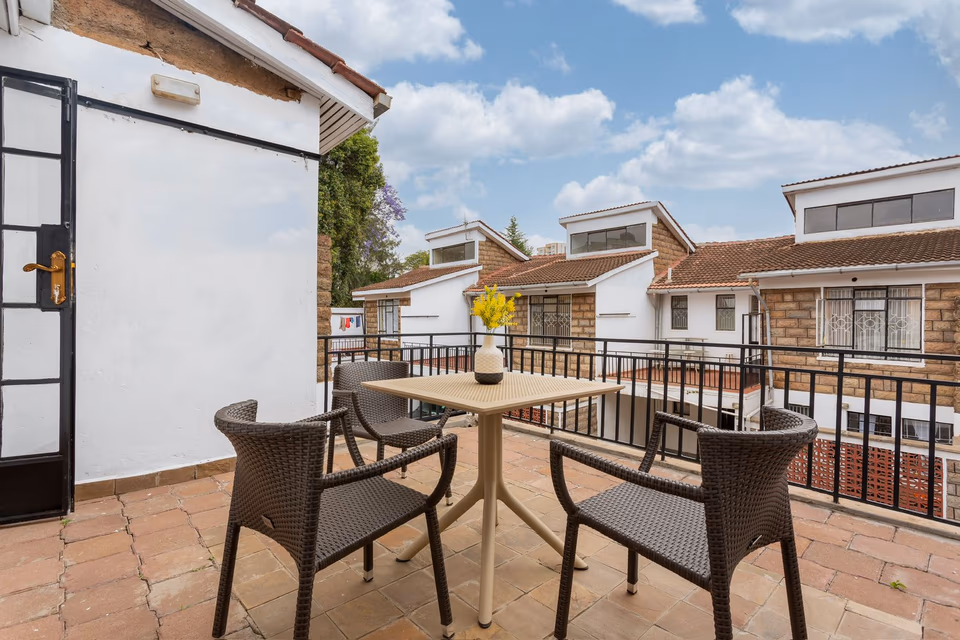 Fully-furnished maisonette for Rent