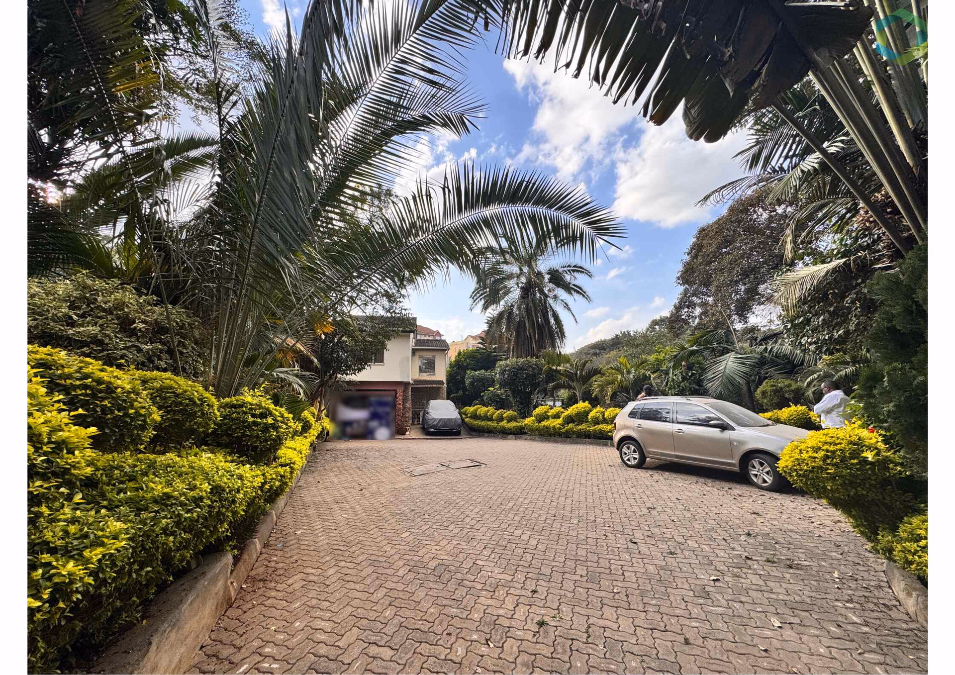 1 / 4 Acre Land in Parklands