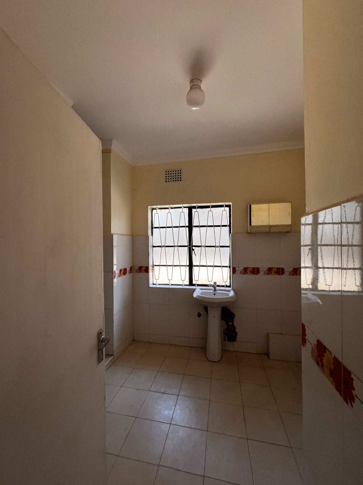 Commercial Property available for Rent