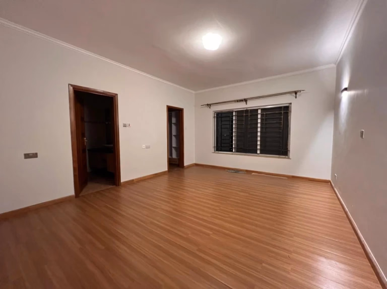 Pearl Heights - spacious three-bedroom apartment