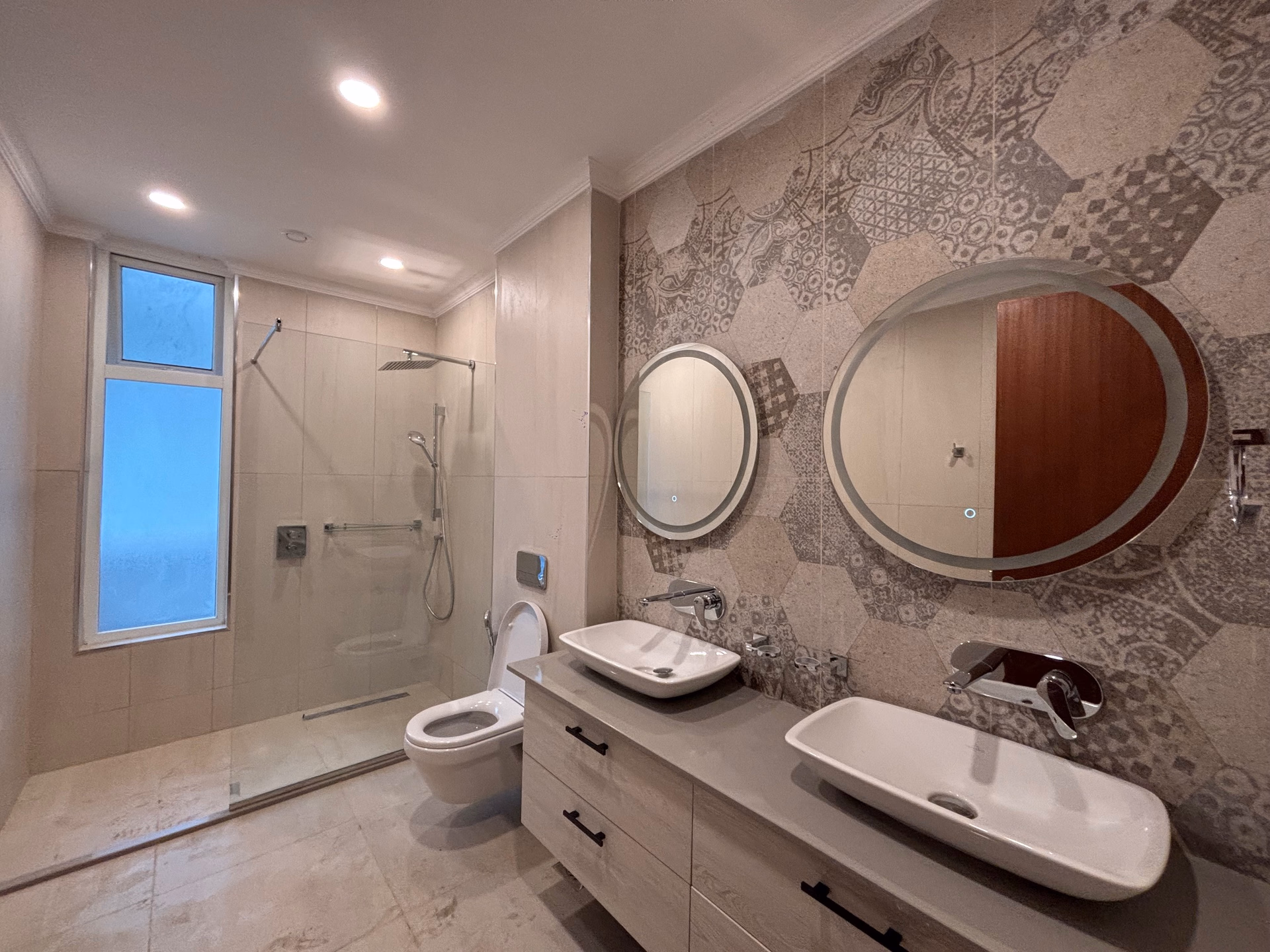 Colosseum Residences