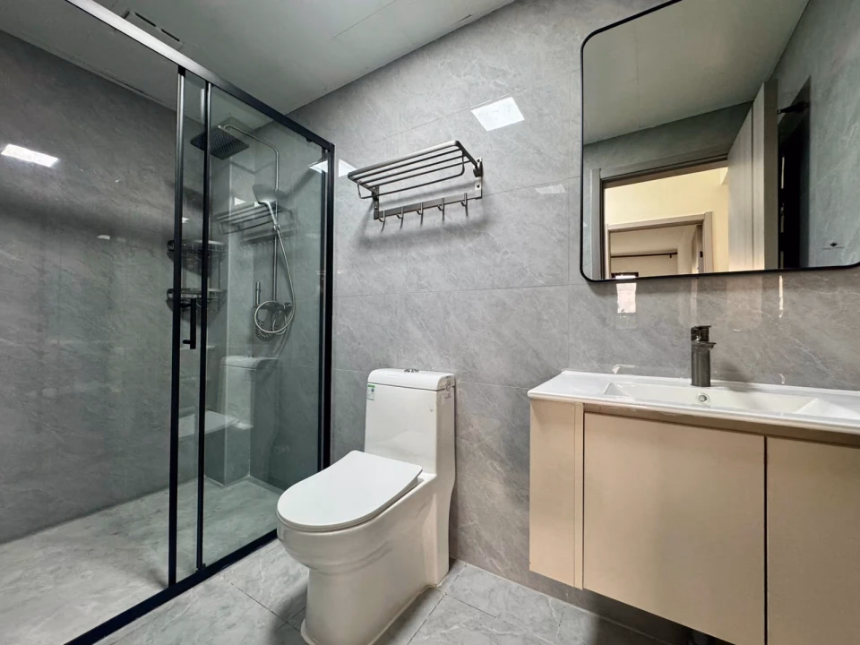 Diamond Ivy Two Bedroom Apartment For Rent