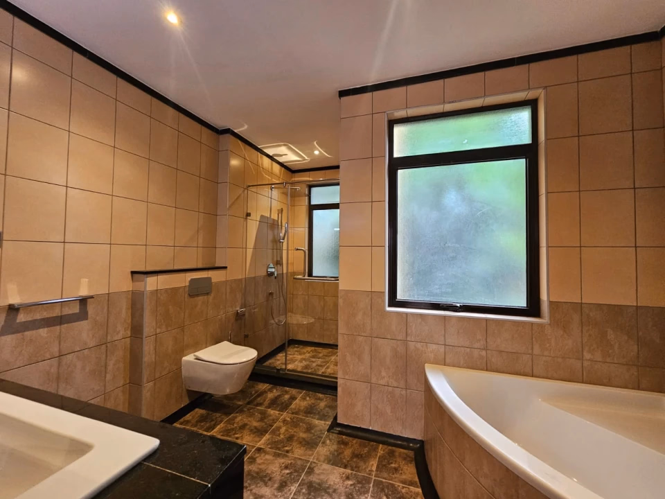 5 Bedroom Townhouse For Sale In Lavington